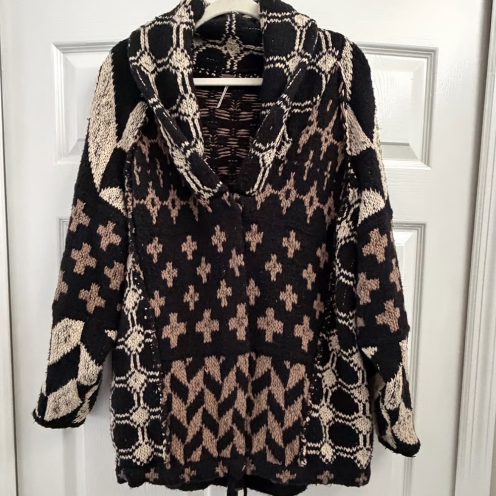 NWT Boho Patchwork Knit Hoodie Sweater Black Tan Geometric Cozy Pullover